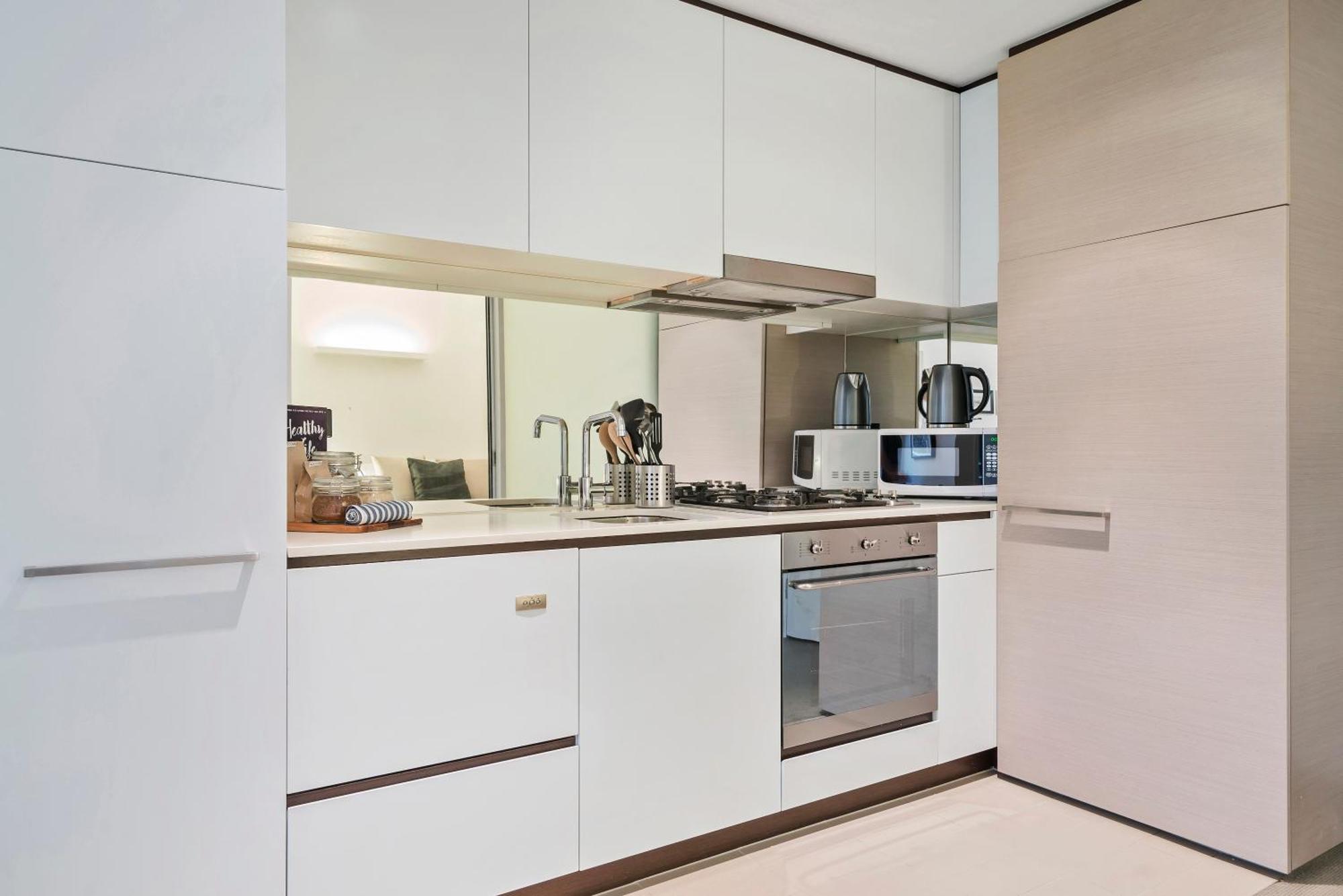 Complete Host Leopold Apartments Мельбурн Экстерьер фото