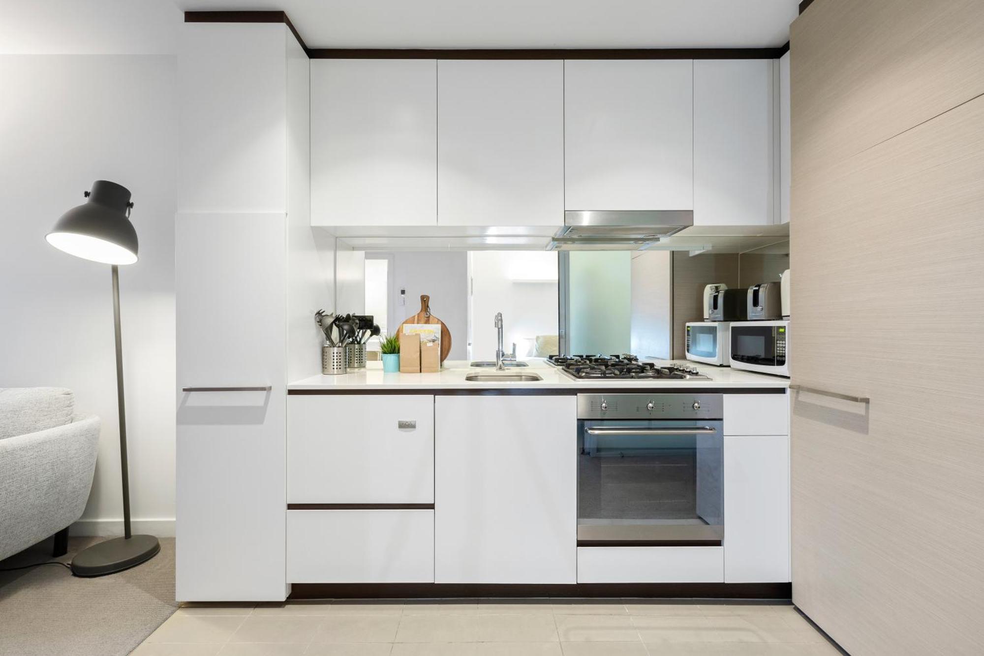 Complete Host Leopold Apartments Мельбурн Номер фото