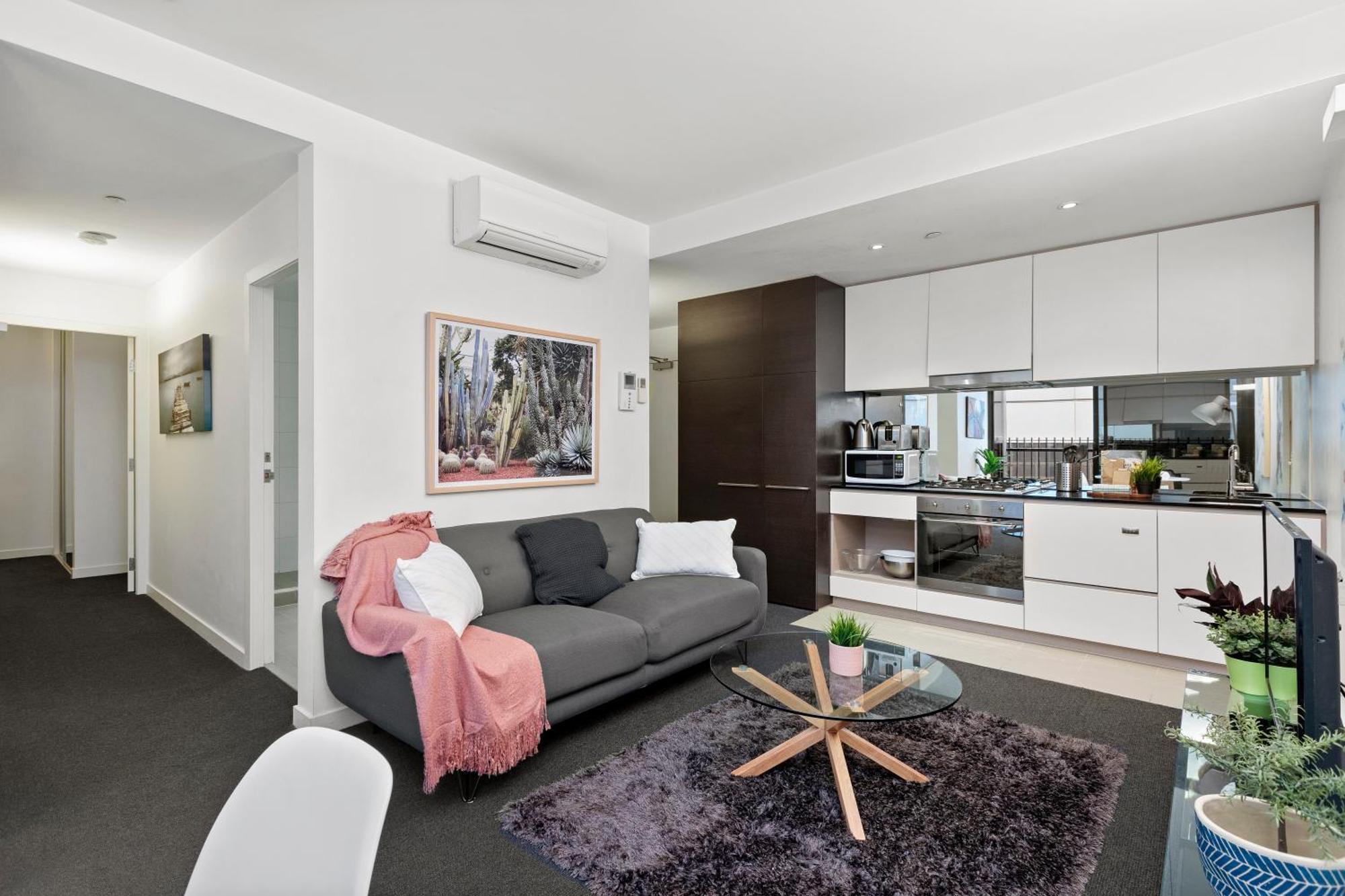 Complete Host Leopold Apartments Мельбурн Номер фото