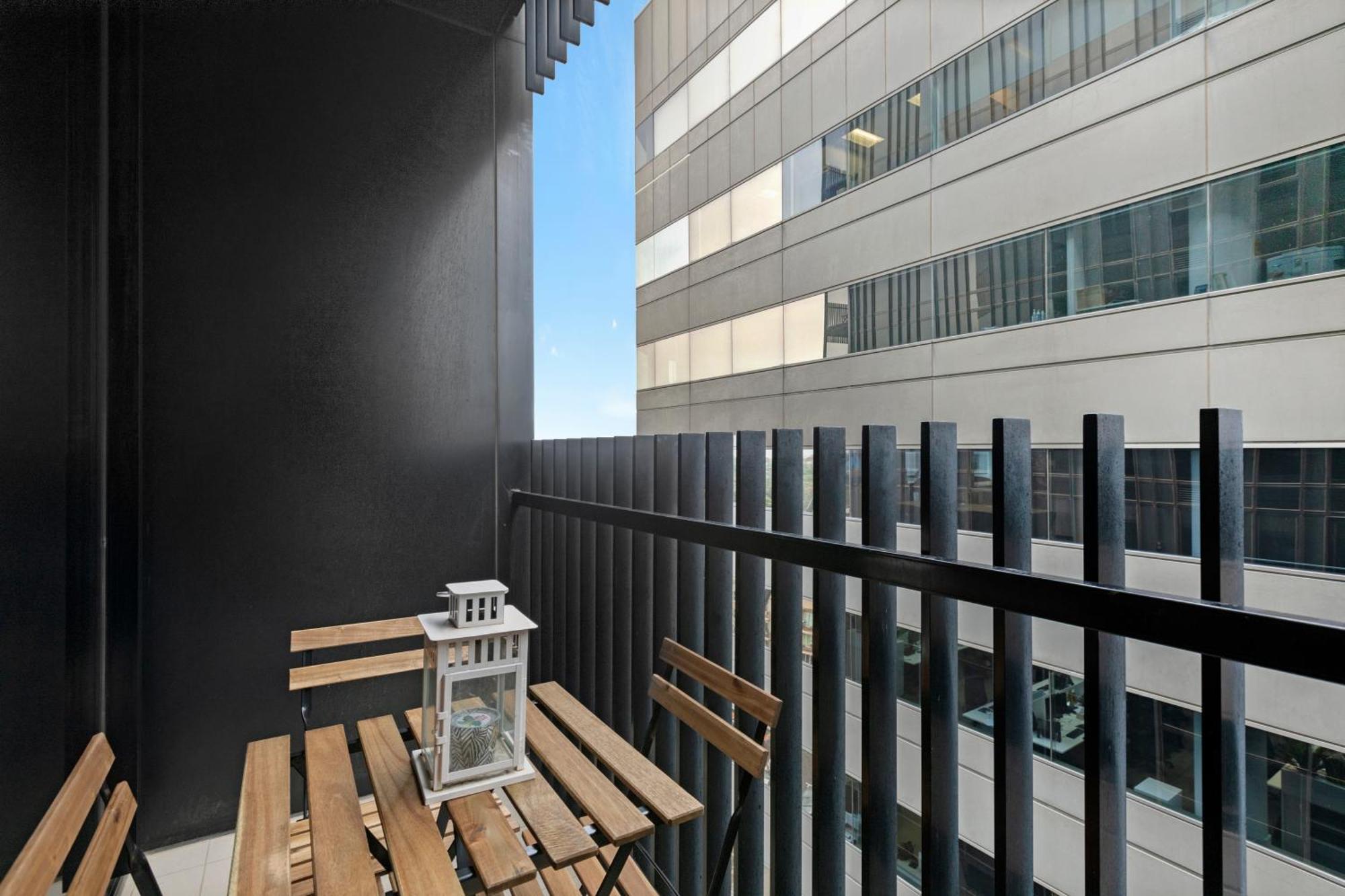 Complete Host Leopold Apartments Мельбурн Номер фото