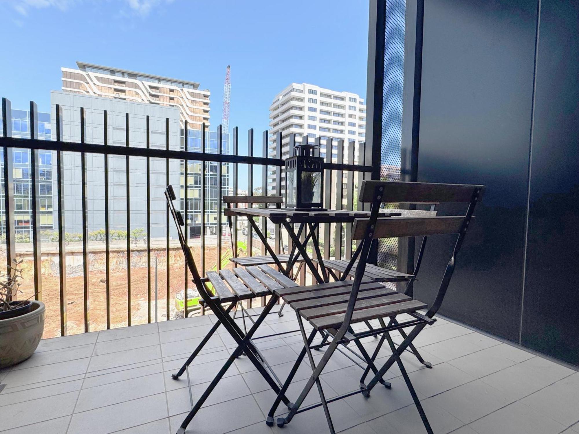 Complete Host Leopold Apartments Мельбурн Номер фото