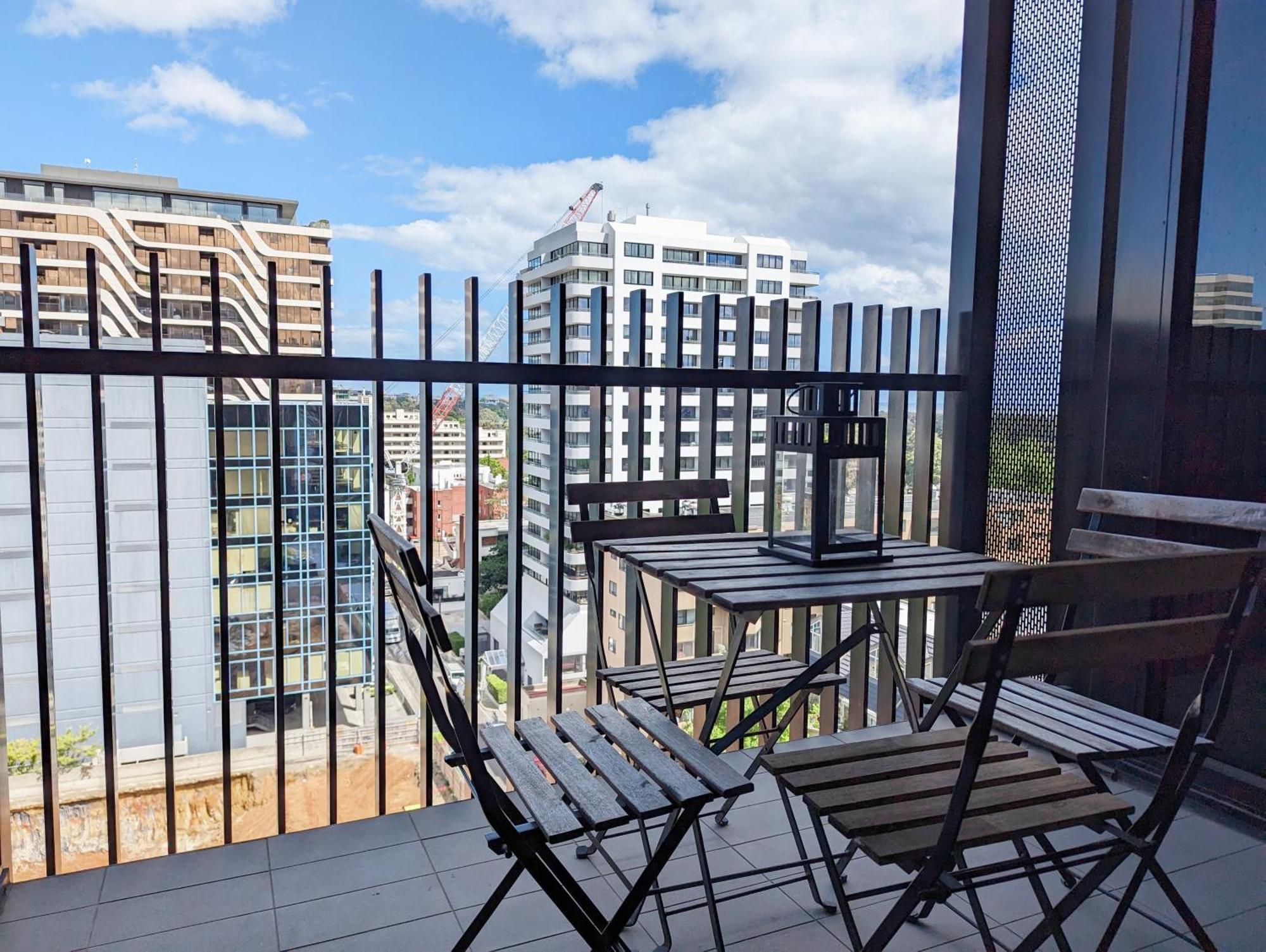 Complete Host Leopold Apartments Мельбурн Номер фото